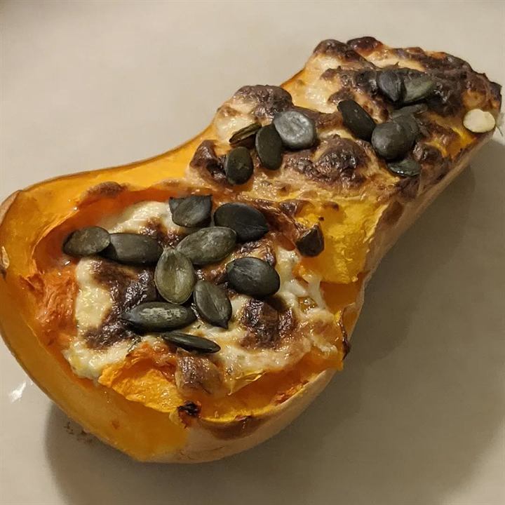 Butternut farci au chèvre et graines de courge