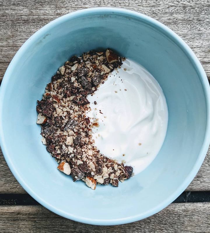 Moon bowl yaourt et granola cranberries-amandes-chocolat