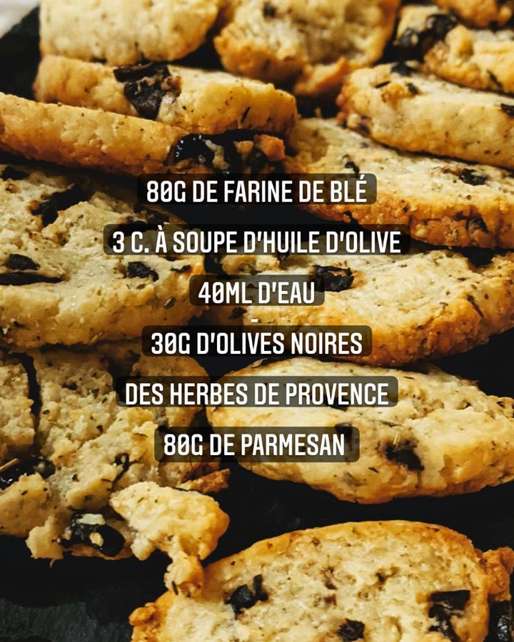 Crackers aux olives noires et parmesan