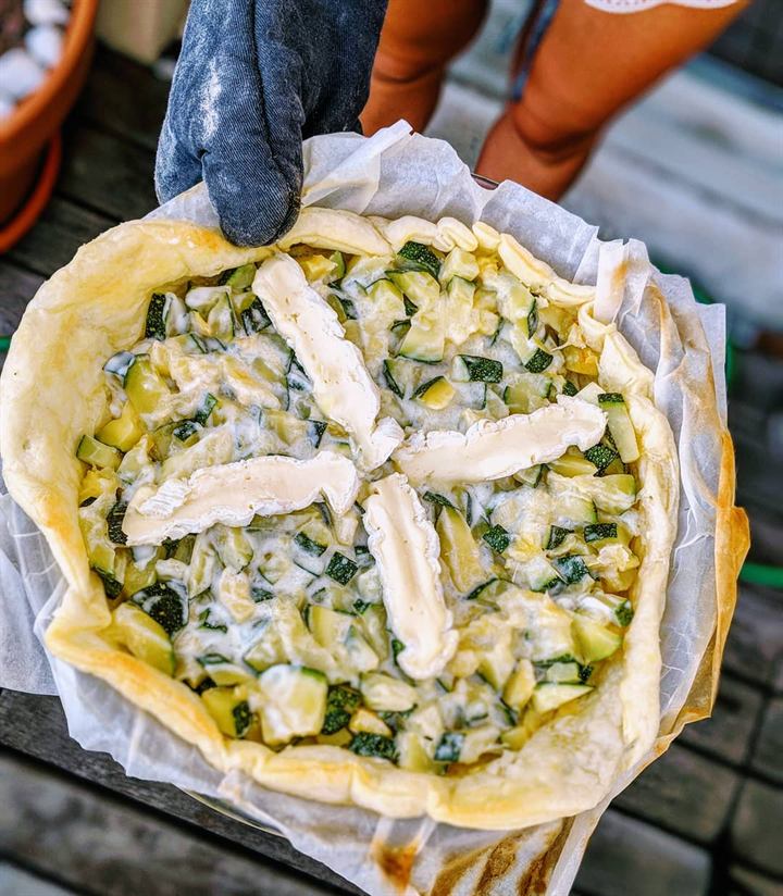 Tarte courgettes, coulommiers et crème légère