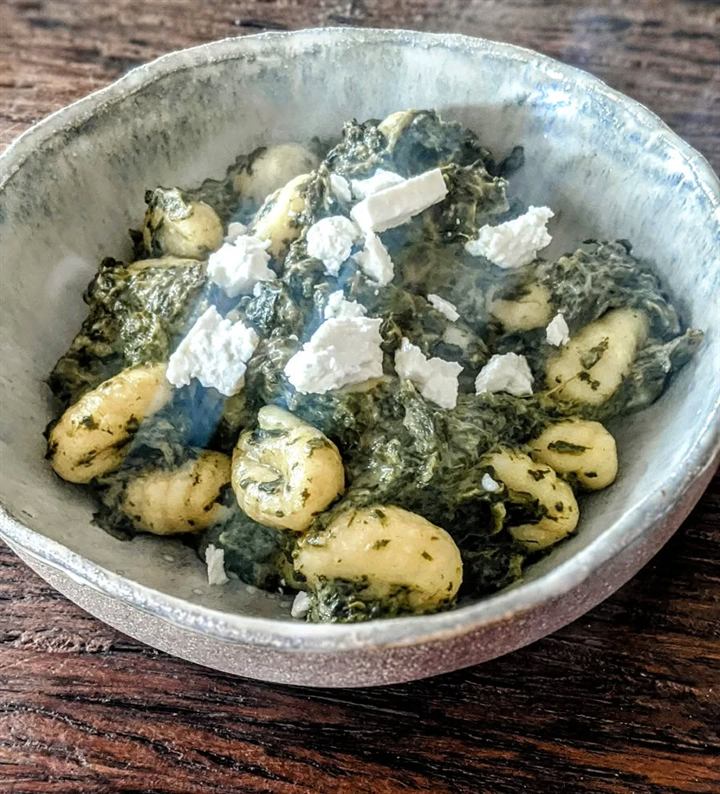 Poêlée de gnocchis aux épinards et à la feta