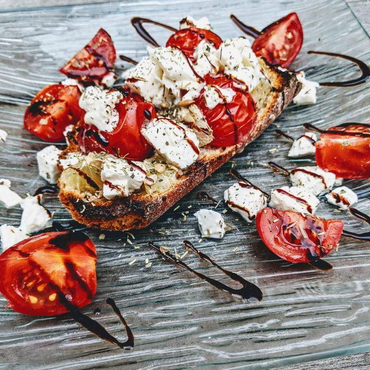 Brushetta tomates ~ graines de tournesol ~ mozzarella ~ citron