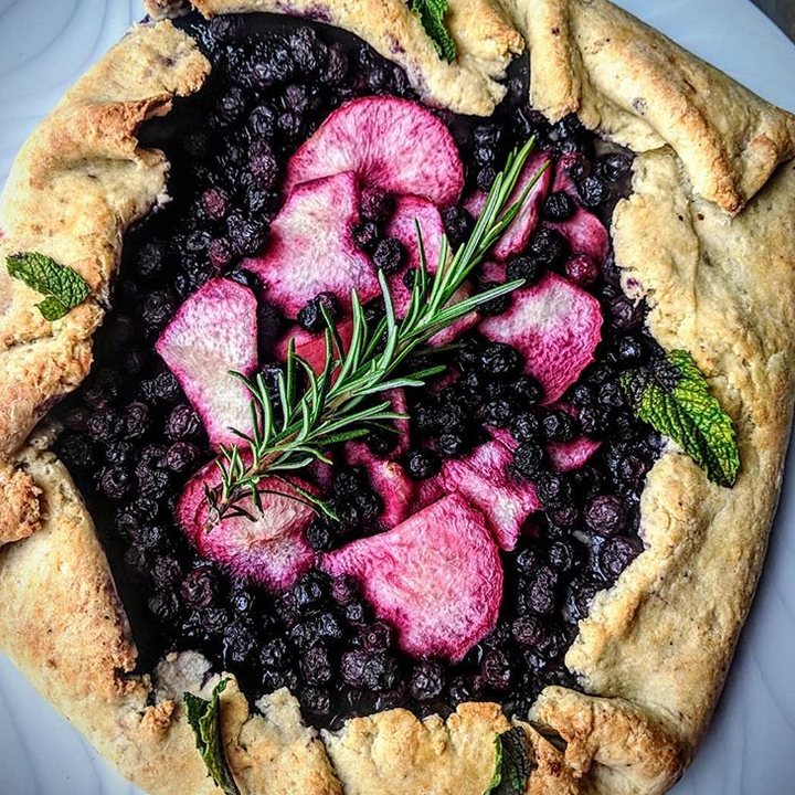 Tarte rustique nectarine-myrtilles